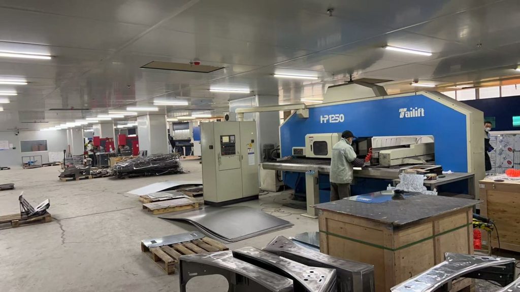 Sheet metal workshop (CNC press brake)